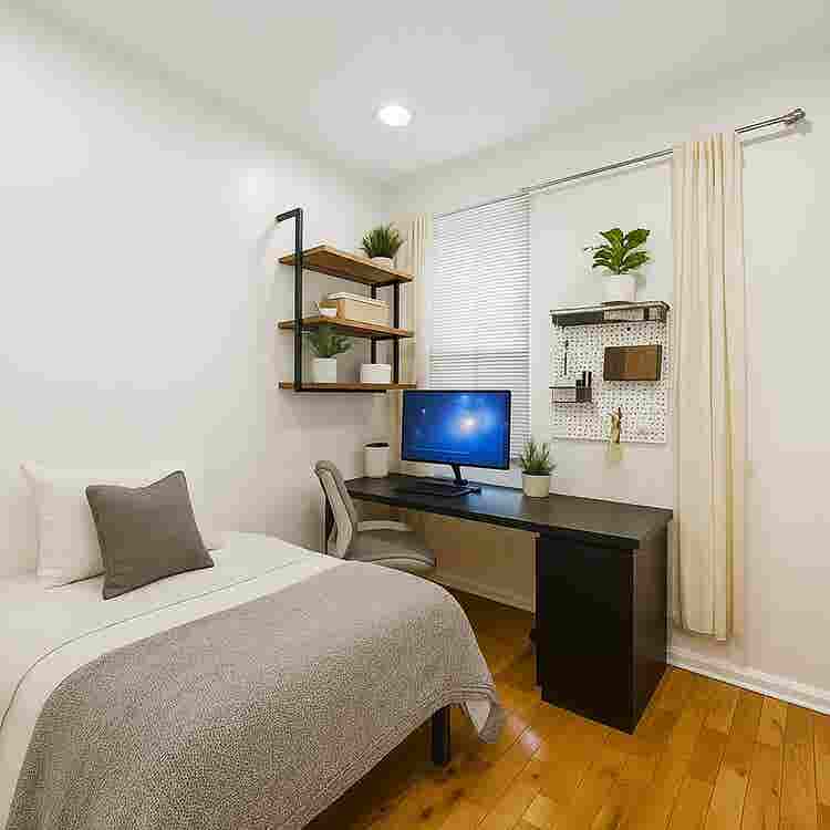 3BR Apartment – Steps from La Salle