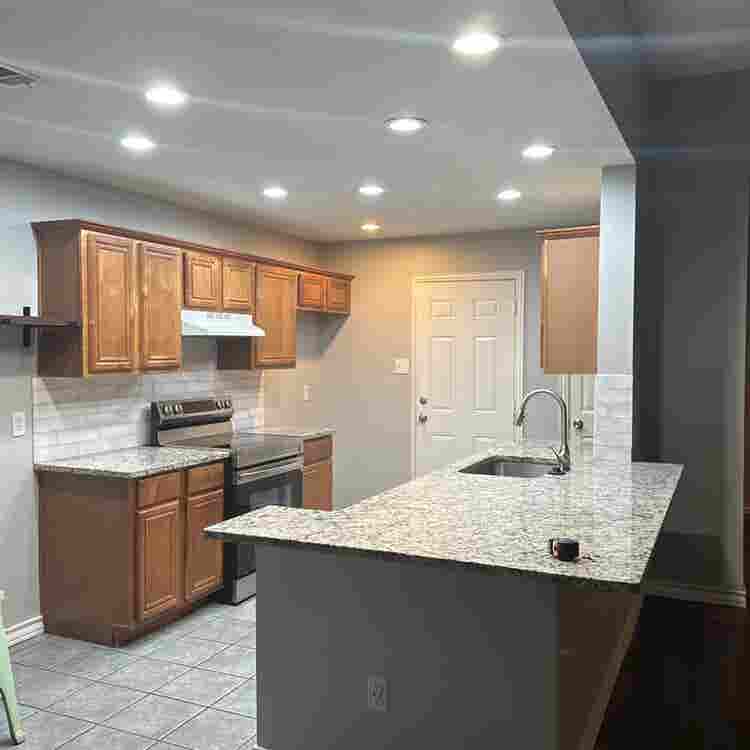 Room available for rent $ month