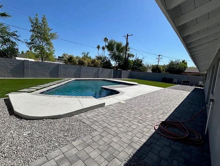 Looking for a fifth roommate !