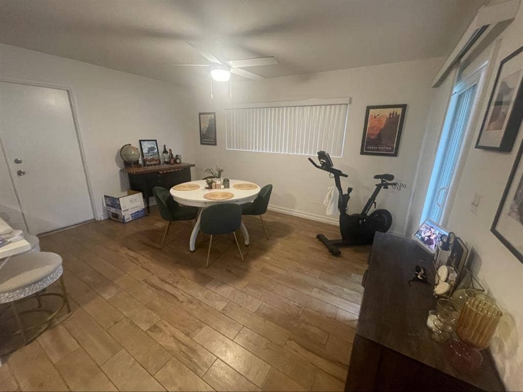 Bedroom w private bath in townhome
