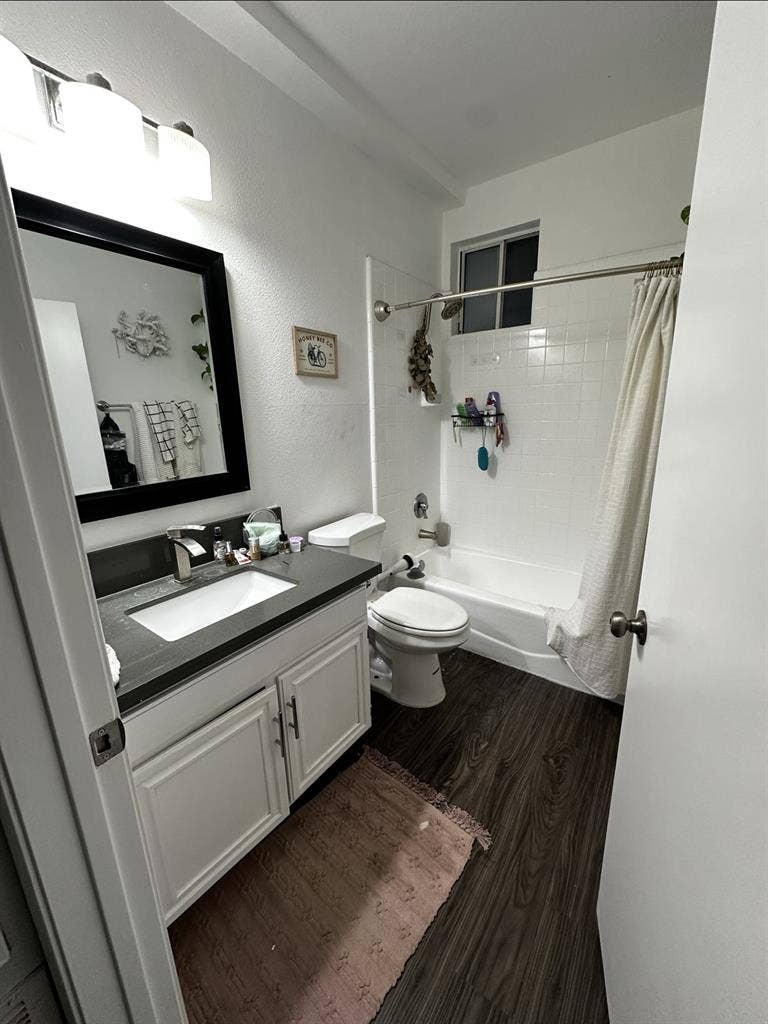 Room available in Sherman Oaks