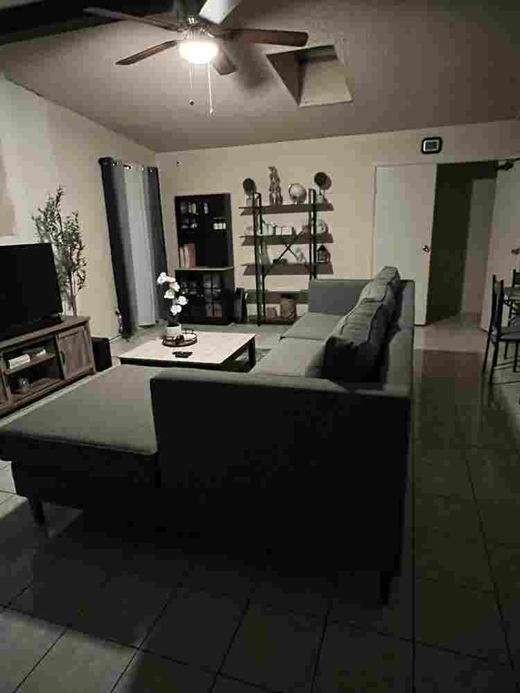 Spacious Room for rent!!
