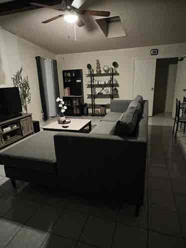 Spacious Room for rent!!