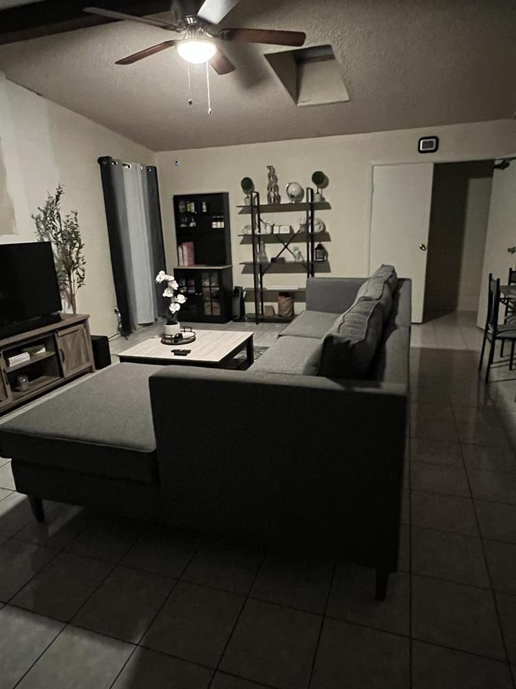 Spacious Room for rent!!