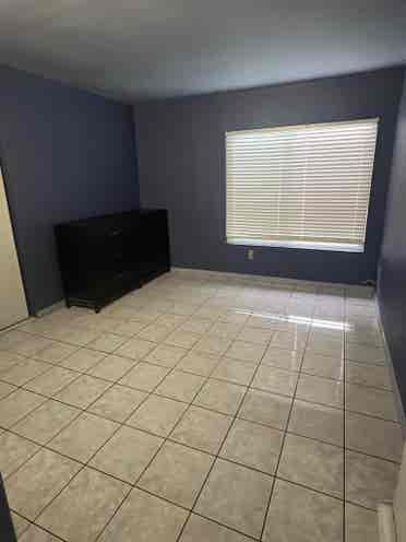 Spacious Room for rent!!