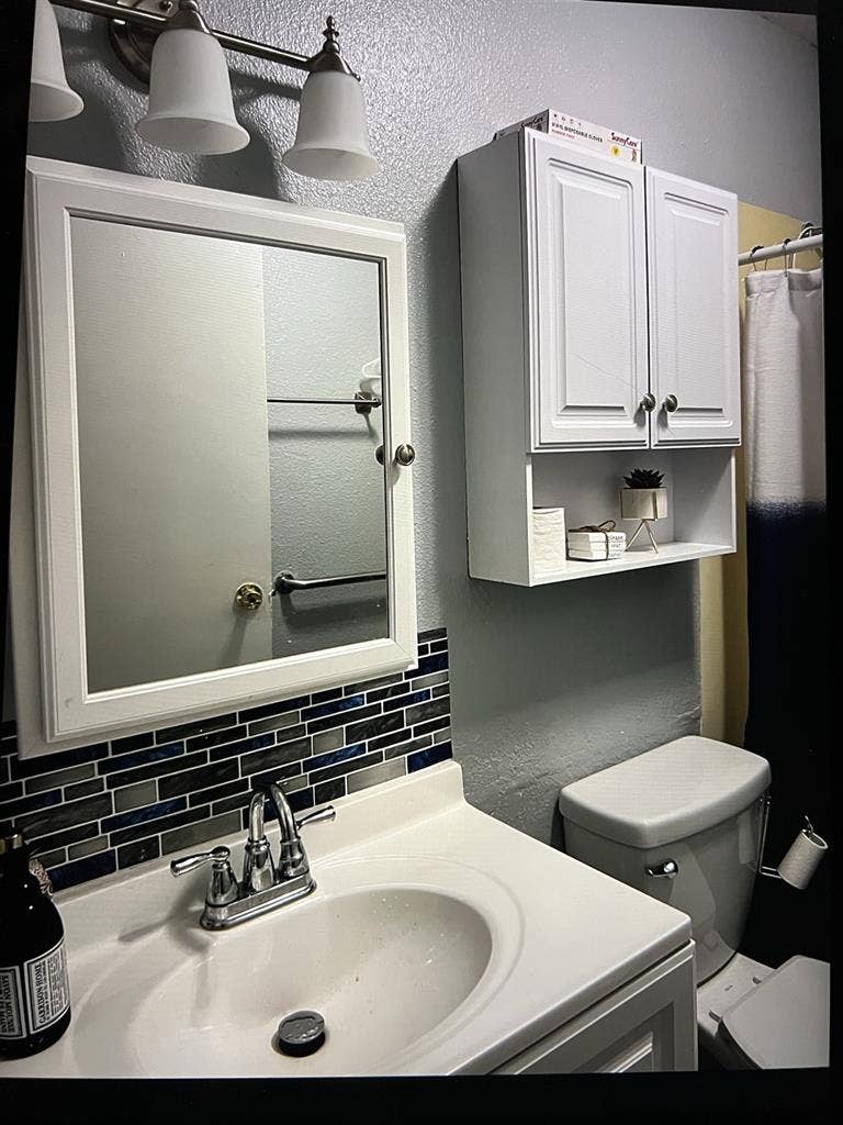 Spacious Room for rent!!
