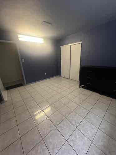 Spacious Room for rent!!