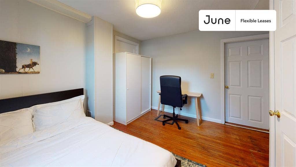2 BR in Boston