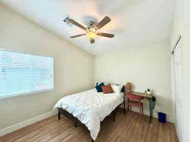 Bright, comfortable rooms for rent