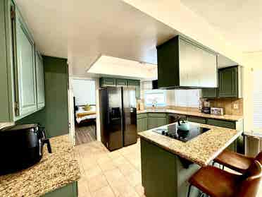 Bright, comfortable rooms for rent