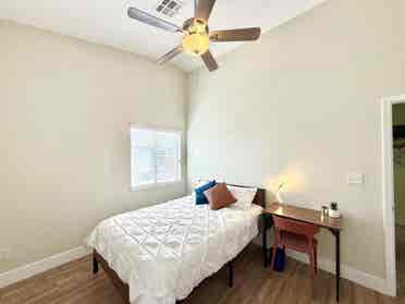 Bright, comfortable rooms for rent