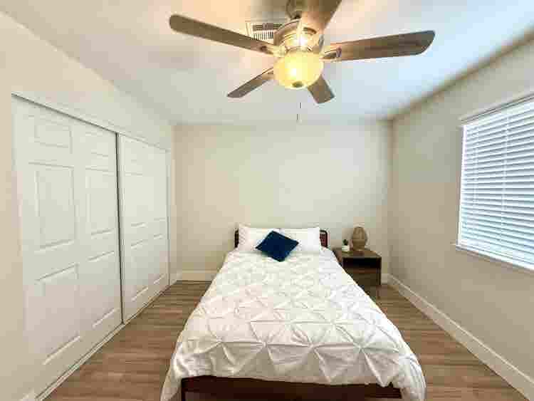 Bright, comfortable rooms for rent