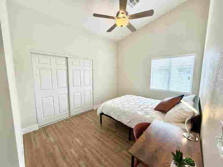 Bright, comfortable rooms for rent