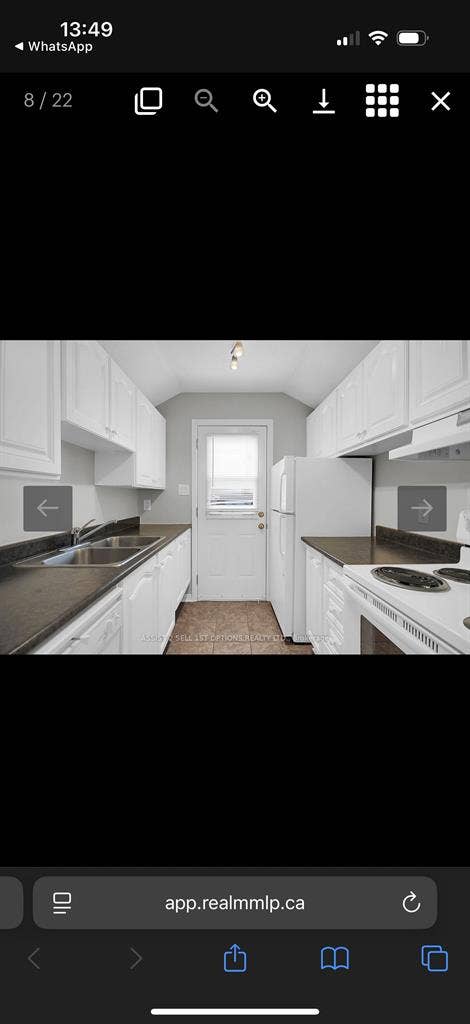 Looking for 2 female roomates