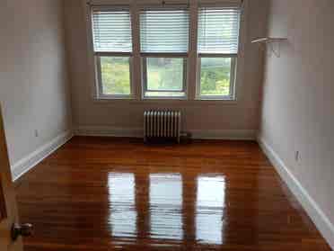 HUGE ROOM inc UTILITIES