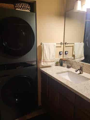 deposit. Clean, cozy home