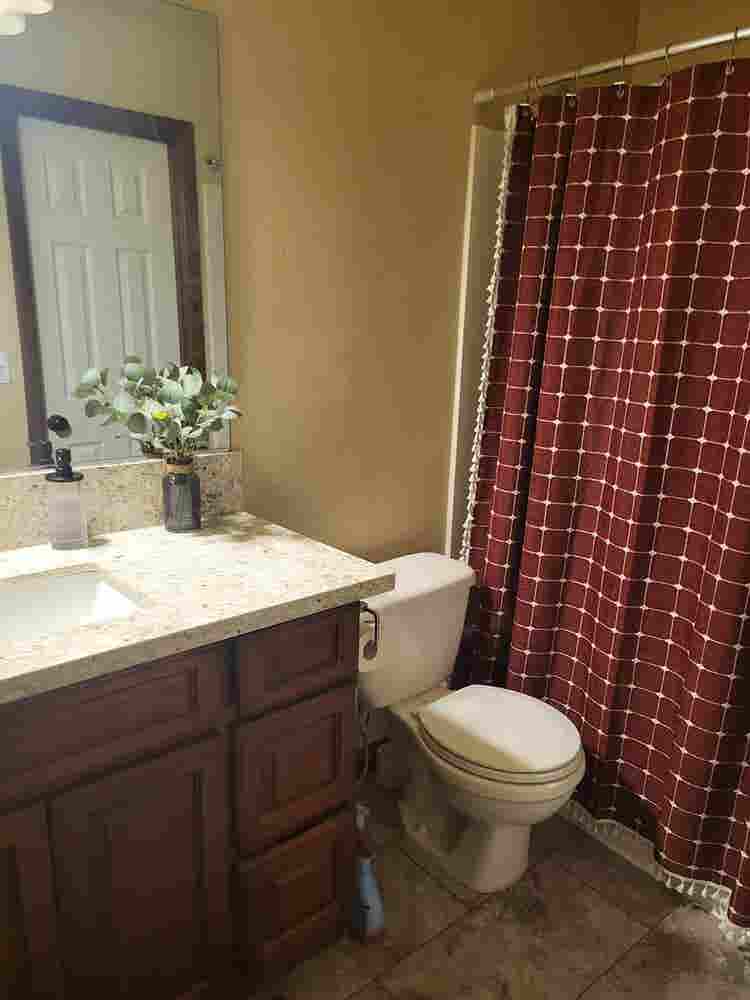 deposit. Clean, cozy home