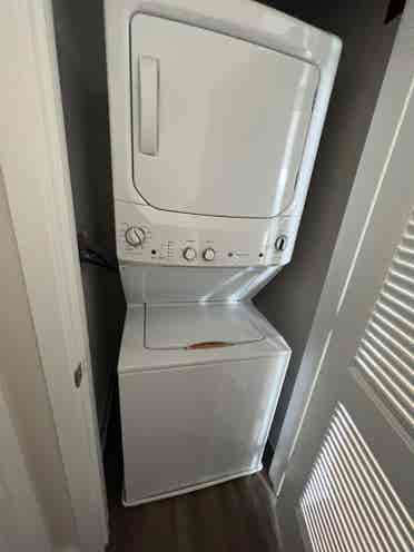 Looking for a female roommate!