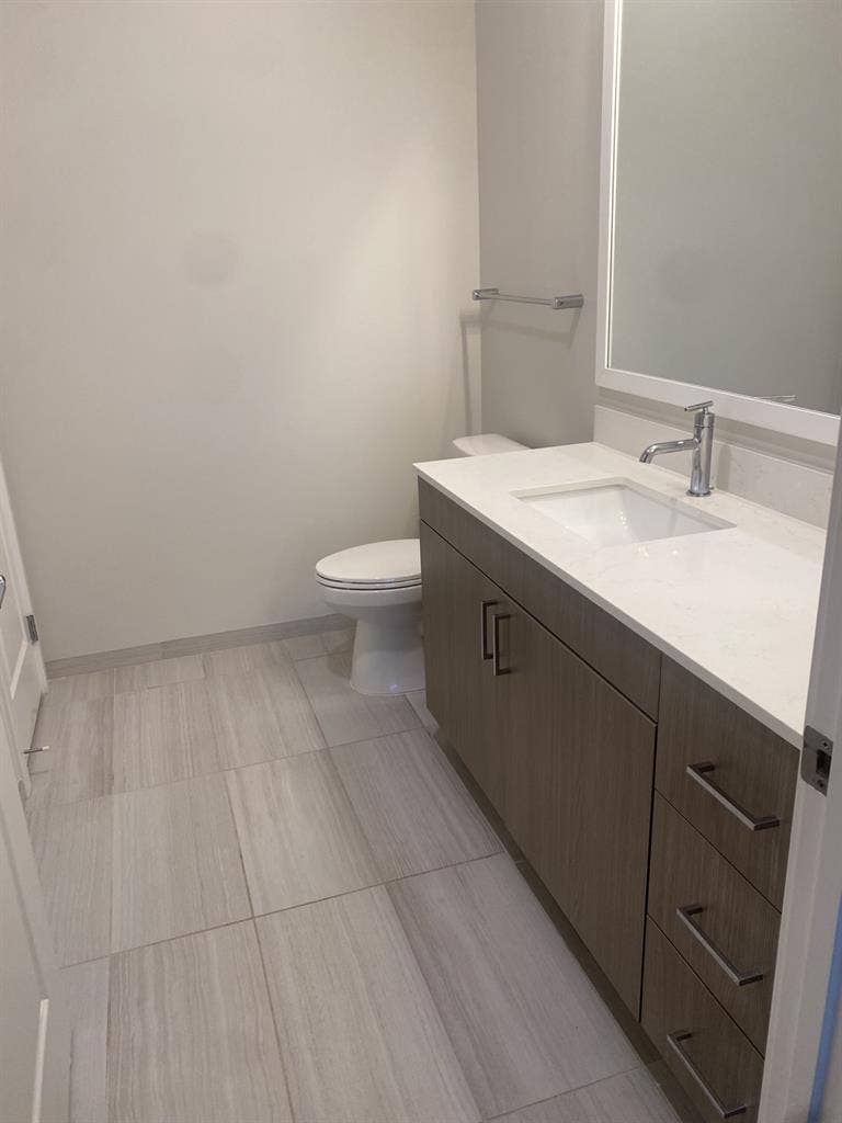Looking for a female roommate!