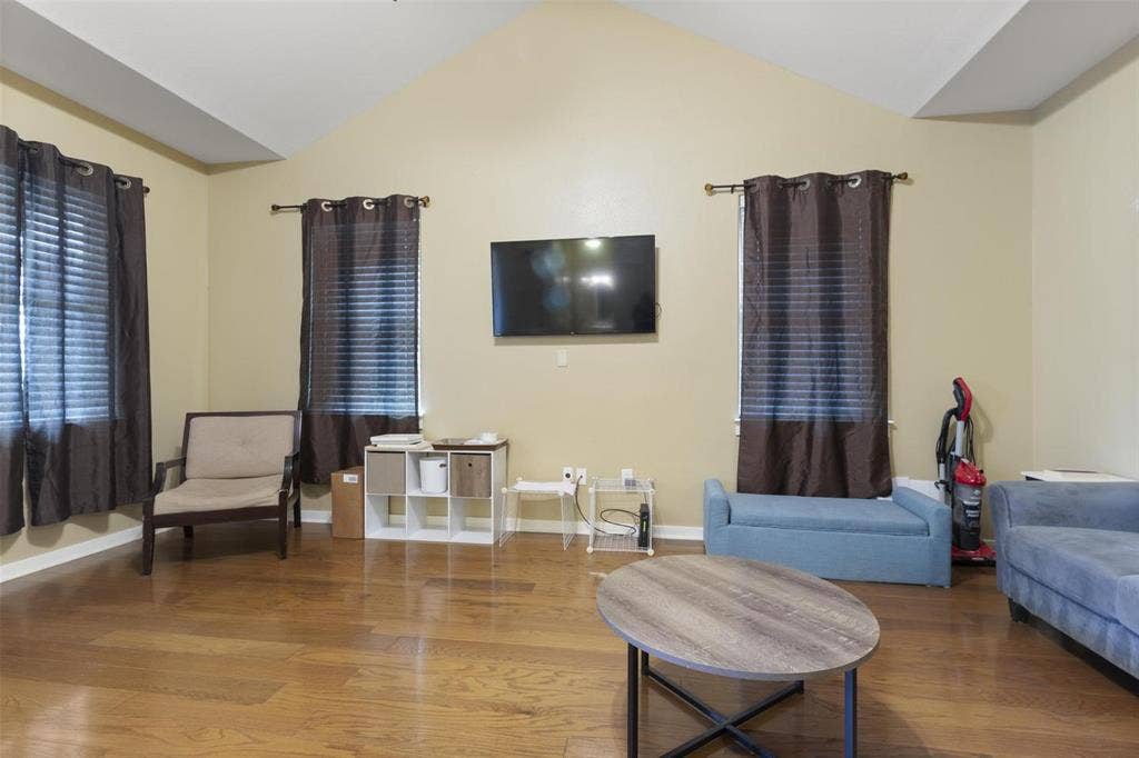 5 BR in Georgetown