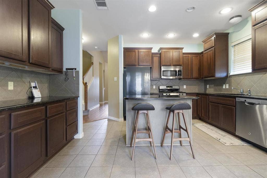 5 BR in Georgetown