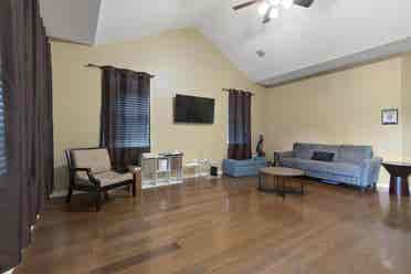 5 BR in Georgetown