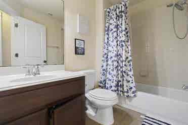 5 BR in Georgetown