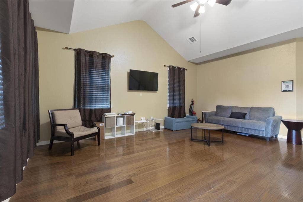 5 BR in Georgetown