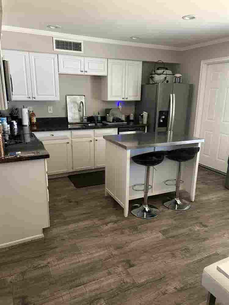 Large room in 4 bedroom house