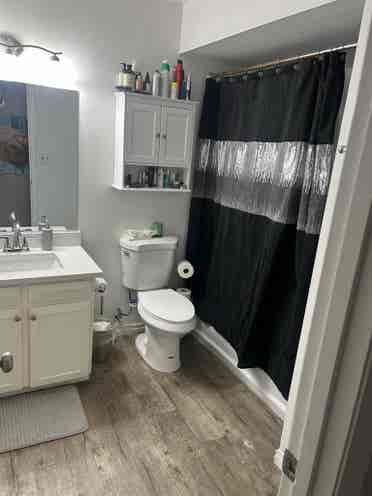 Large room in 4 bedroom house