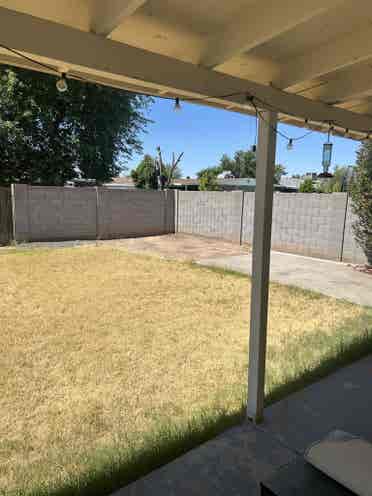 Large room in 4 bedroom house