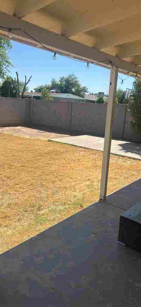 Large room in 4 bedroom house
