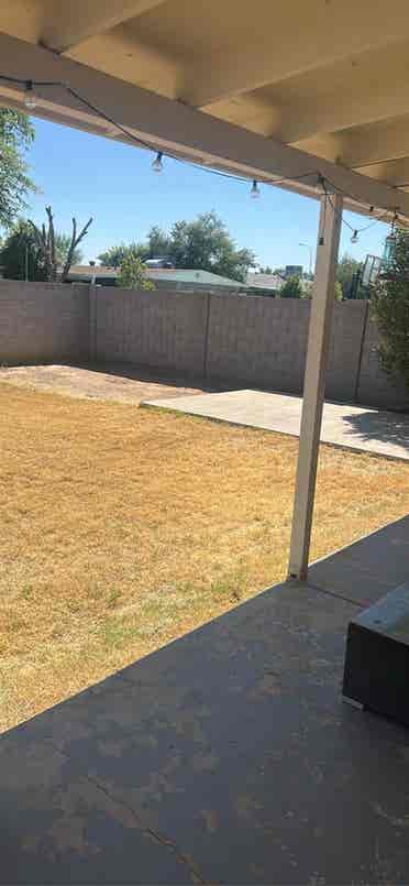 Large room in 4 bedroom house