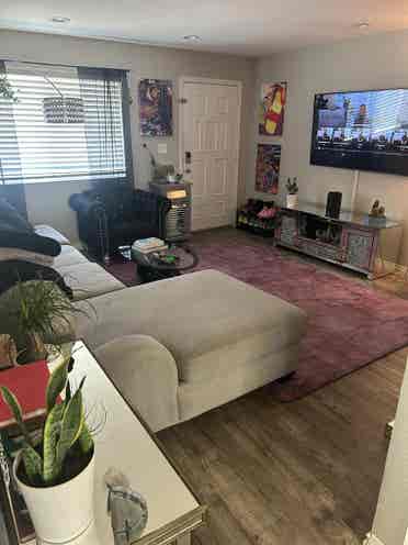 Large room in 4 bedroom house