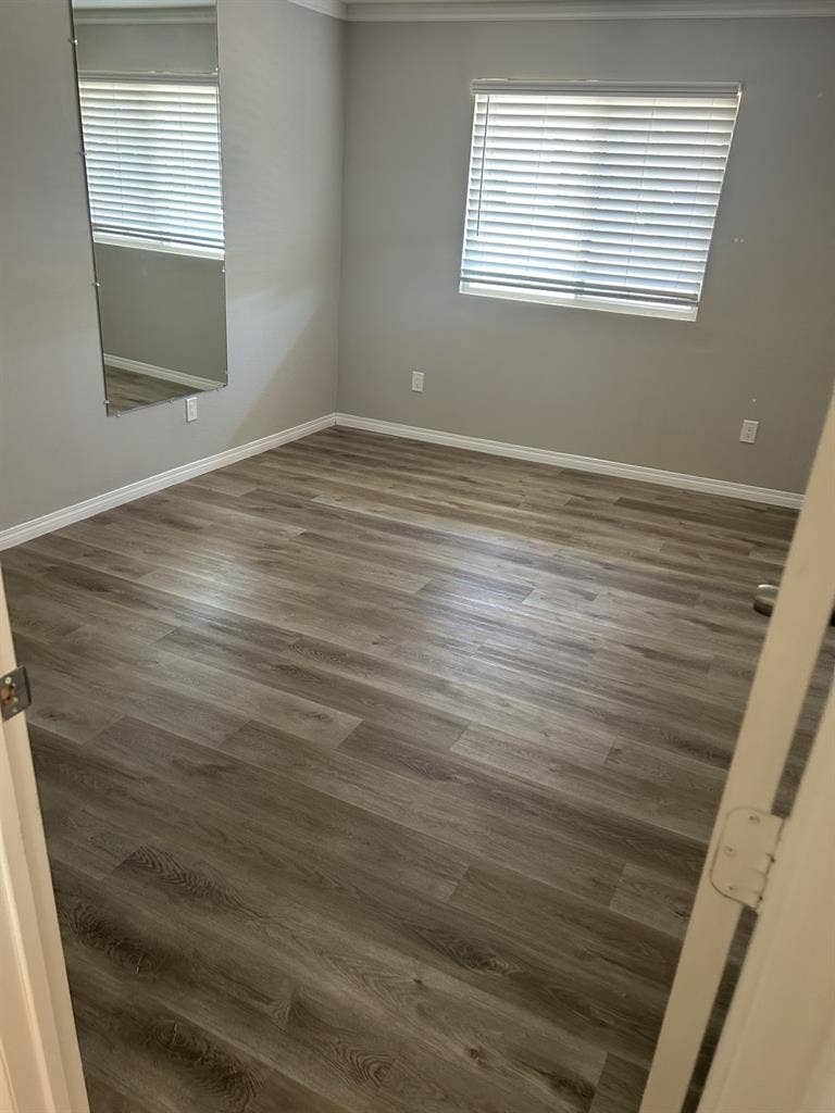 Large room in 4 bedroom house