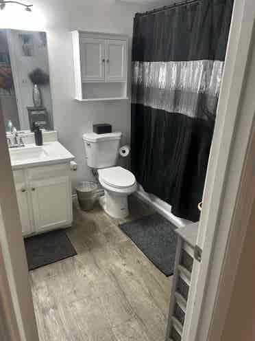 Large room in 4 bedroom house