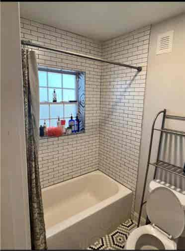 Seeking responsible roommate