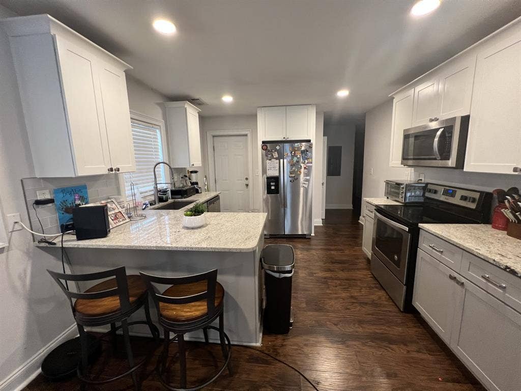 Seeking responsible roommate