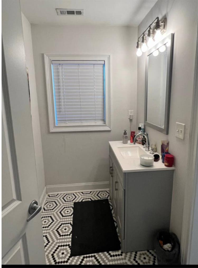 Seeking responsible roommate