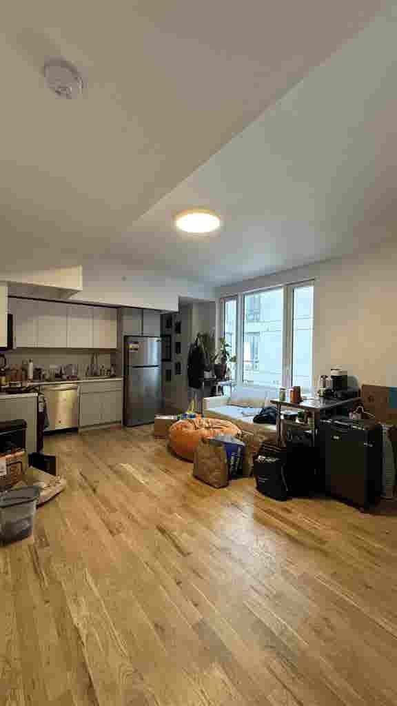 b2b near broadway junct.
