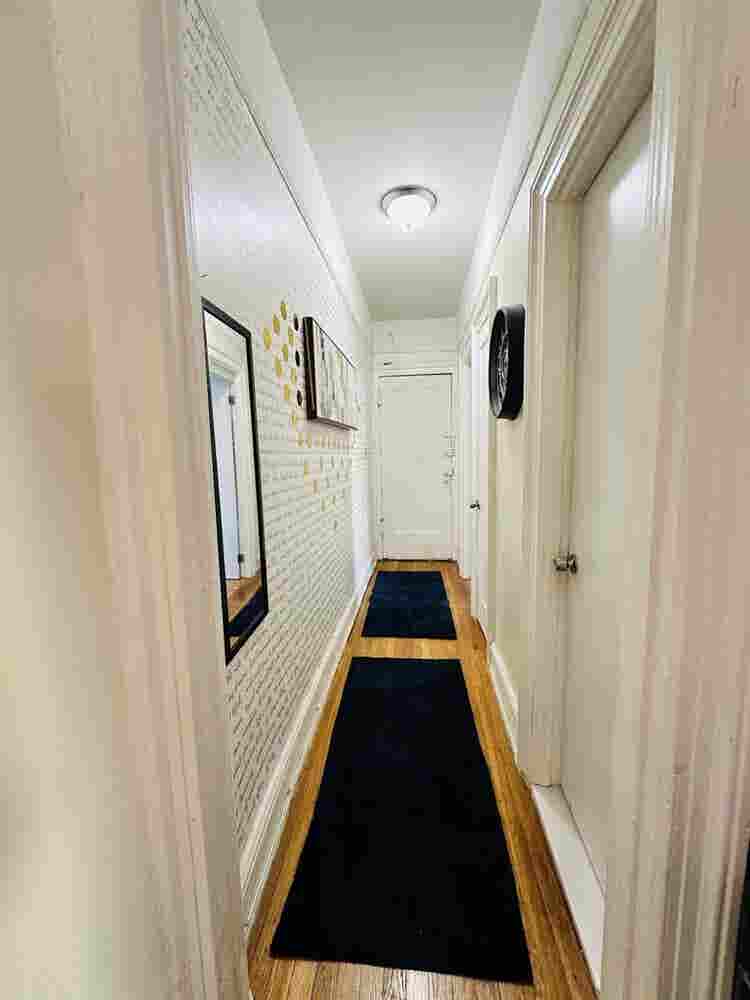 AstoriaNO FEE💃Female roomie wanted