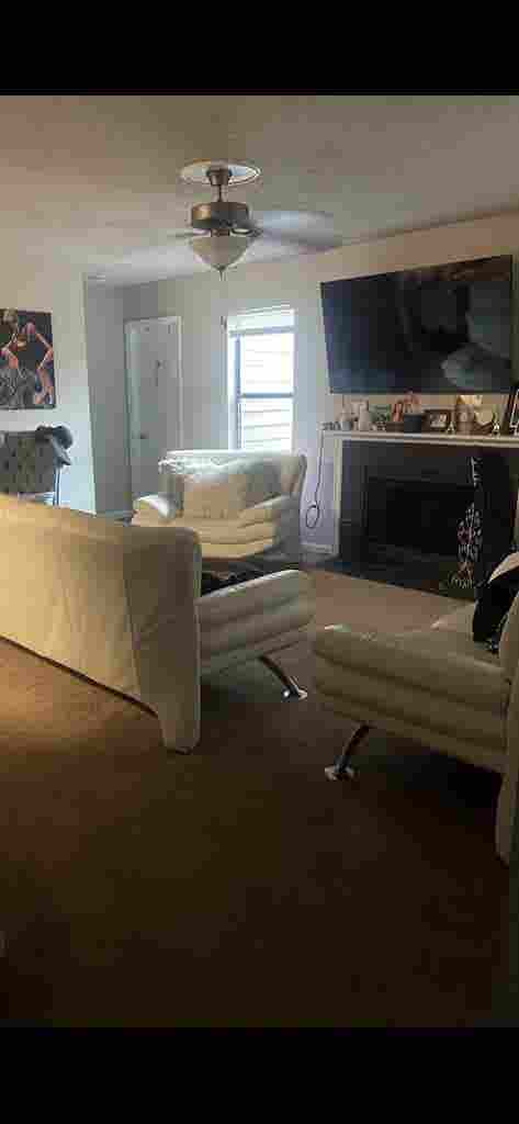 Share 2 Bdrm. In Charleston!