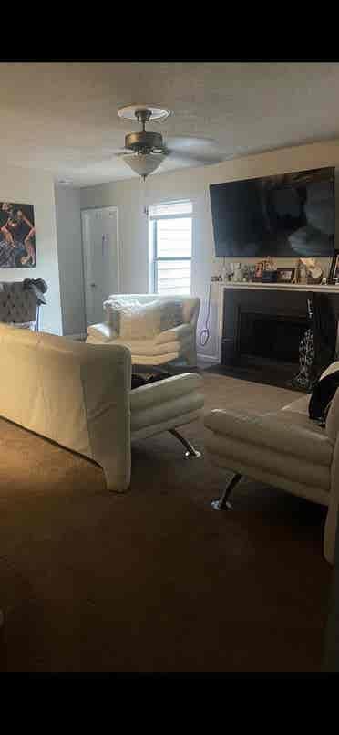 Share 2 Bdrm. In Charleston!