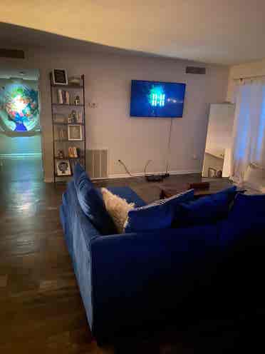 Short-Term Room Rental for Women