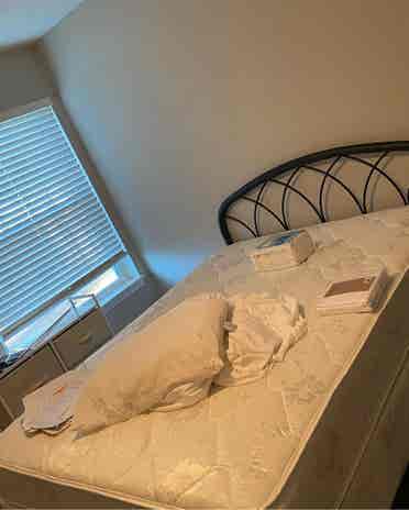 Short-Term Room Rental for Women