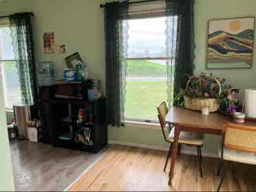 Looking for a third roommate !!