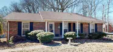 Rooms Available Now in Clarksville!