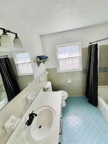 Rooms Available Now in Clarksville!