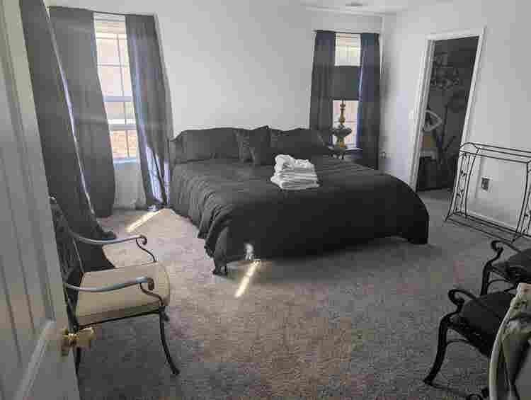 Nice Room available IMMEDIATELY