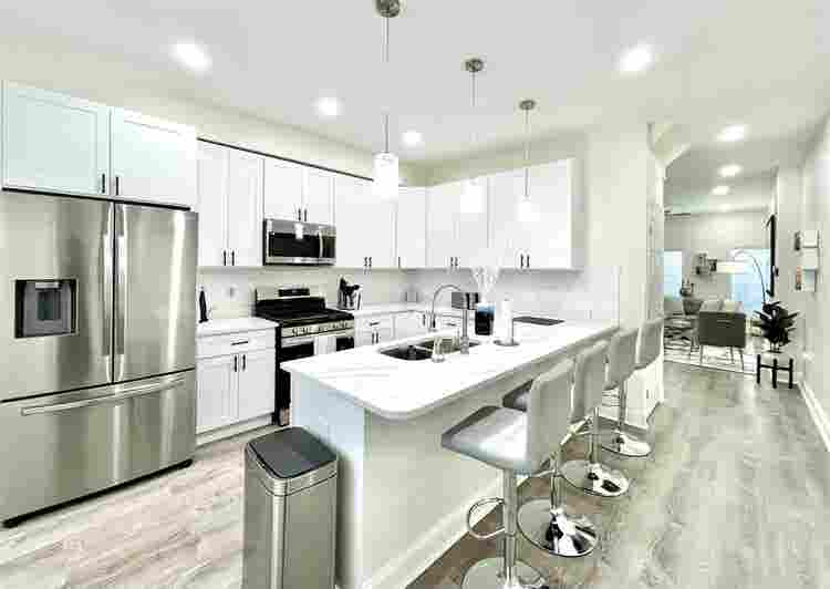 Furnished Primary Room for Rent!